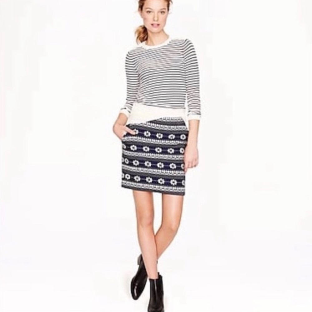 J. Crew, size 8, mini skirt, navy/whitedaisy pattern.
